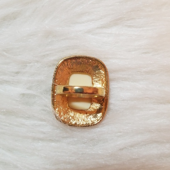 Statement Ring - Picture 4 of 4